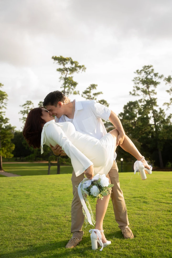 Engagement in the park — photograph 12.