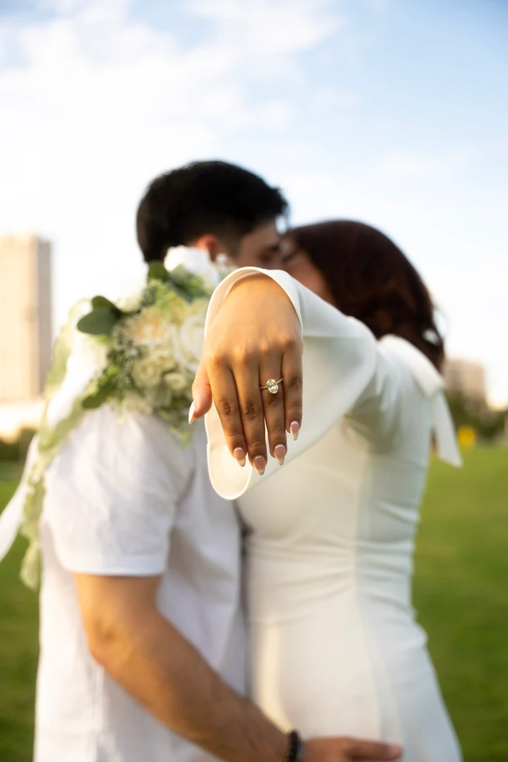 Engagement in the park — photograph 14.
