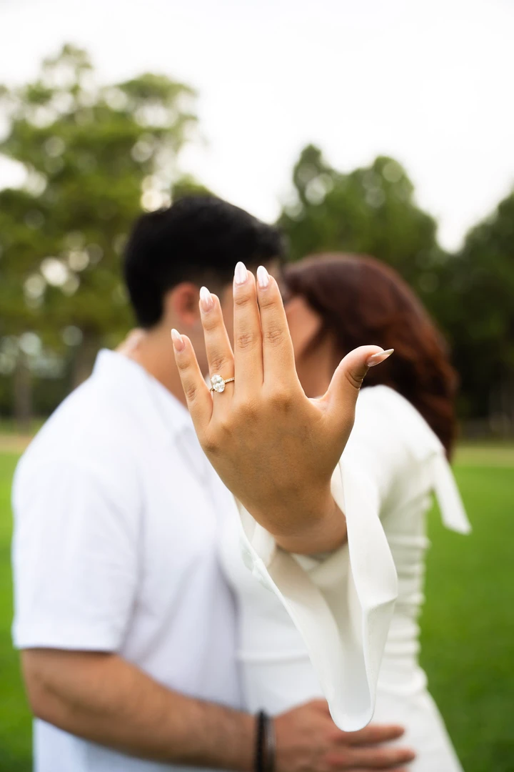 Engagement in the park — photograph 3.