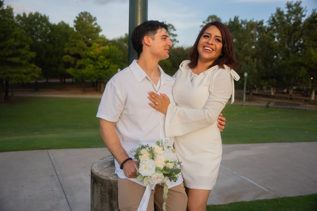 Engagement in the park — photograph 31.