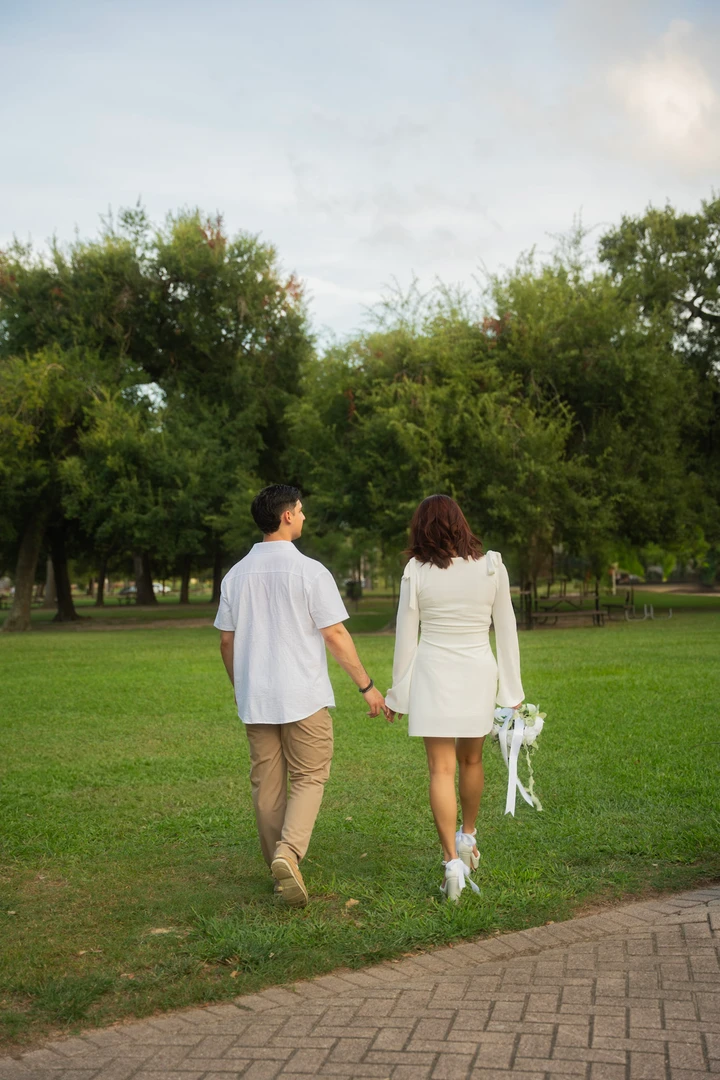 Engagement in the park — photograph 36.