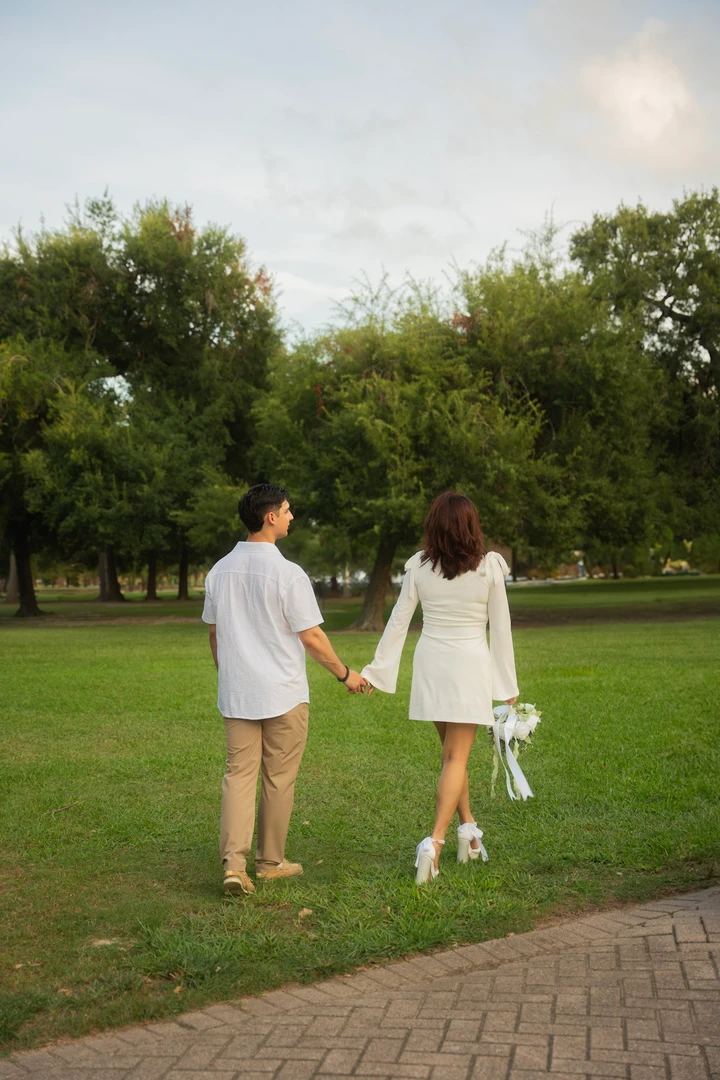 Engagement in the park — photograph 37.