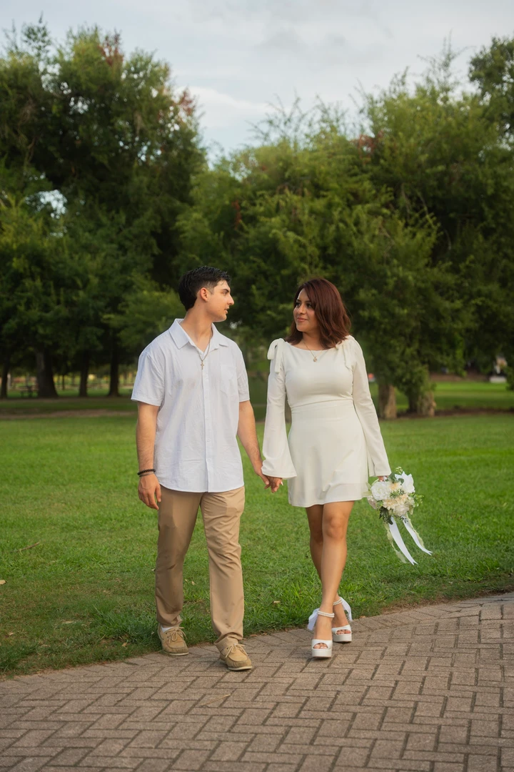 Engagement in the park — photograph 38.