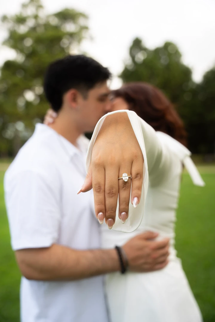 Engagement in the park — photograph 4.