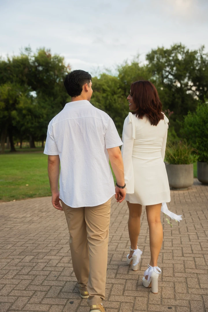 Engagement in the park — photograph 42.