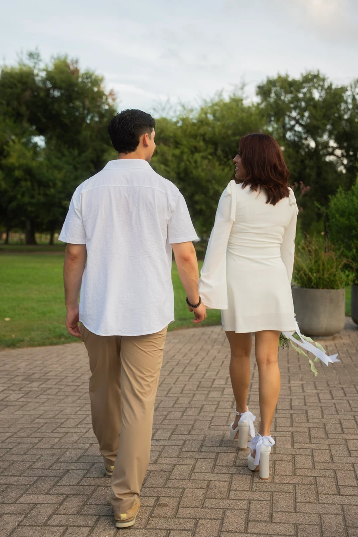Engagement in the park — photograph 43.