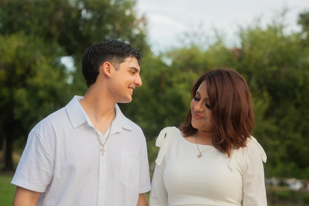 Engagement in the park — photograph 48.