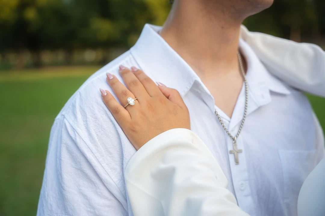 Engagement in the park — photograph 63.
