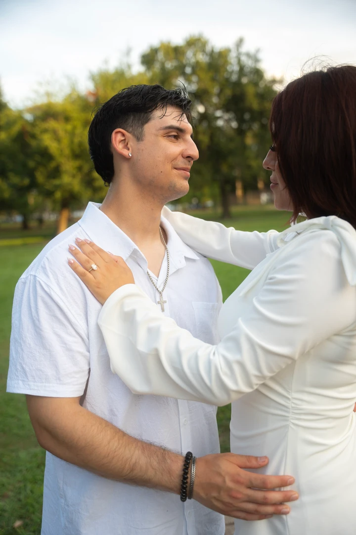 Engagement in the park — photograph 66.