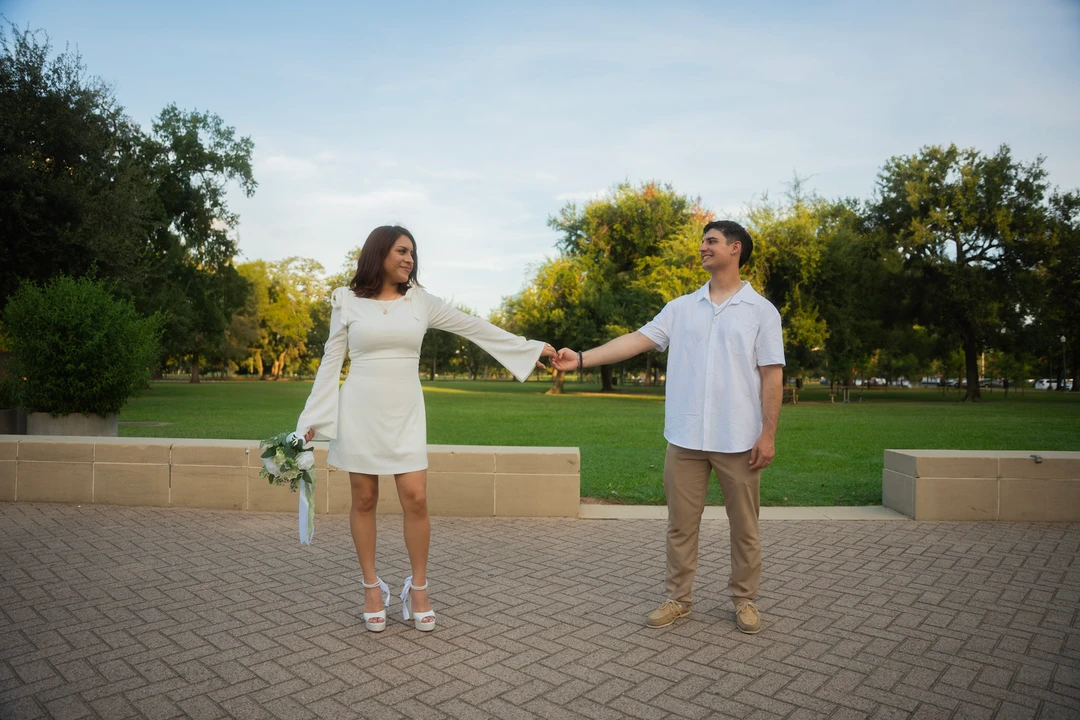 Engagement in the park — photograph 71.