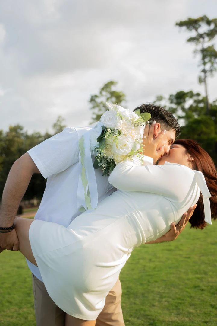 Engagement in the park — photograph 8.